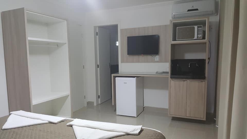 Rota Do Sol Com Cafe E Sem Limpeza Diaria Lodge *